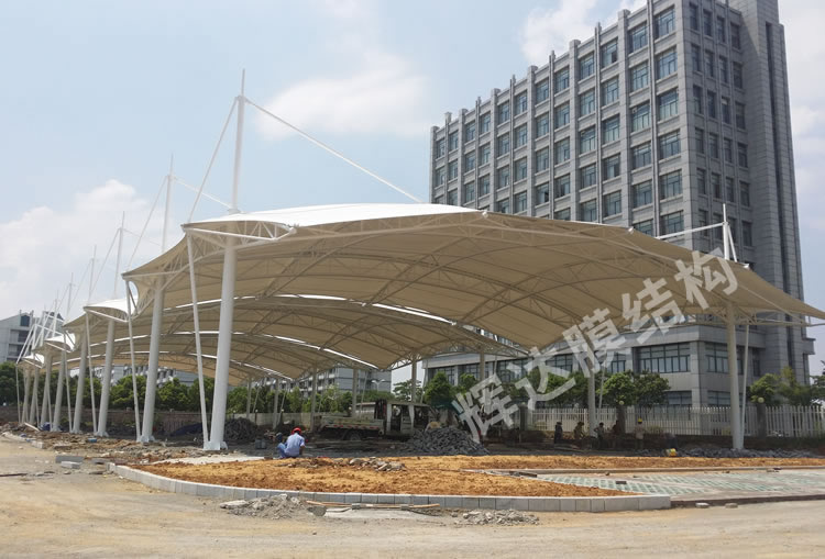 �ں�������������Ĥ�ṹ����