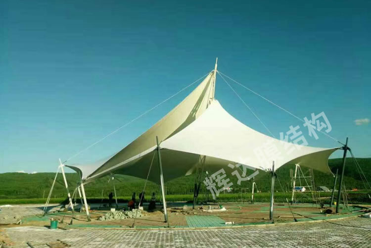 �������㳡Ĥ�ṹ